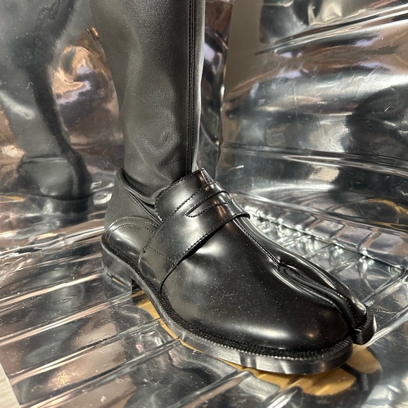 🚨3 DAY SALE 25% OFF‼️
Brand NEW Maison Margiela Tabi Boots - Black - Picture 13 of 13
